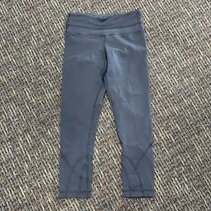 Lululemon gently used black legging fit is great